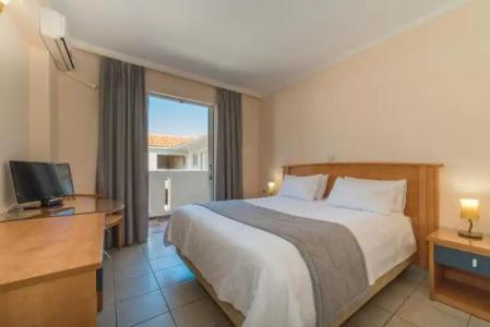 Xenos Kamara Beach Apart-hotel - 76