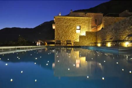 Elafivolia Arachova Suites - 0