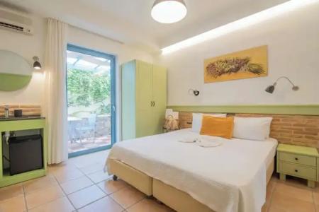 Saronis Agistri - Adults Only - 60