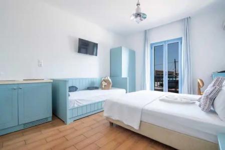 Saronis Agistri - Adults Only - 30