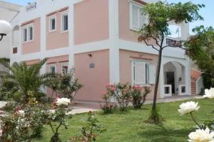 Elena Seafront Luxury Apartments, Almirida
