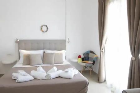 Thira's Dolphin - 29