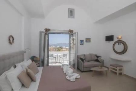 Thira's Dolphin - 111