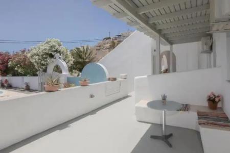 Thira's Dolphin - 95