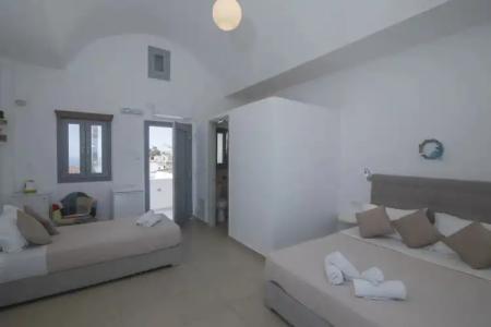 Thira's Dolphin - 31