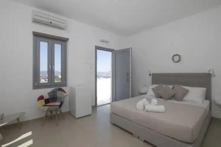 Thira's Dolphin - 25