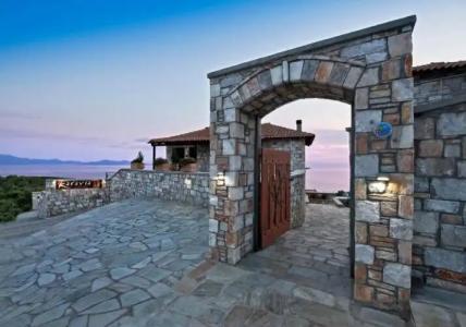 Karavia Lux Inn - 35