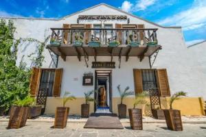 Cava D' Oro, Rhodes Town