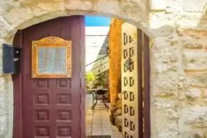 Petrino, Rhodes Town