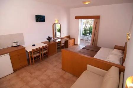 Lambis Studios & Apartments - 2