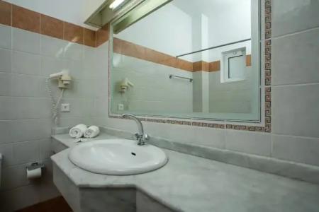 Lambis Studios & Apartments - 5