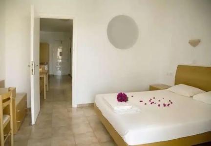 Lambis Studios & Apartments - 64