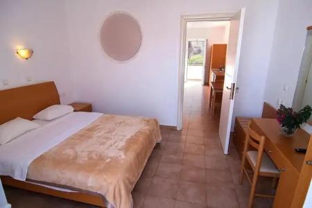 Lambis Studios & Apartments - 3