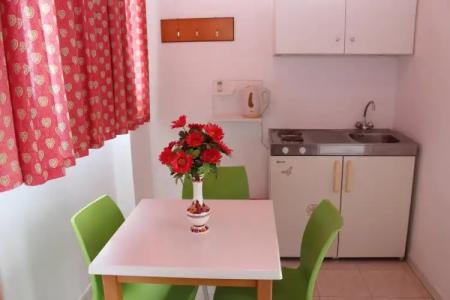 Elarin Studios & Apartments - 10