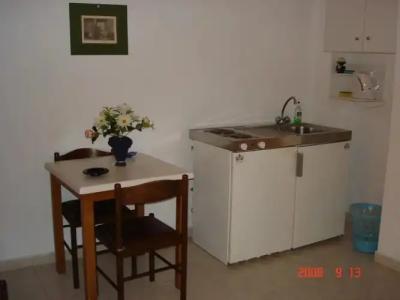 Elarin Studios & Apartments - 37