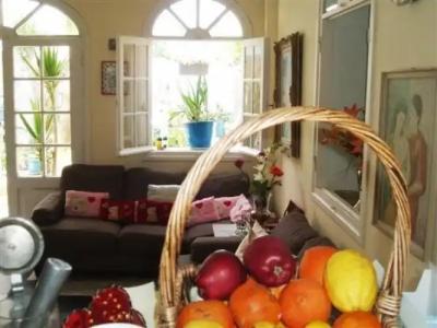 Romantic Palace Beach Apartments - 9