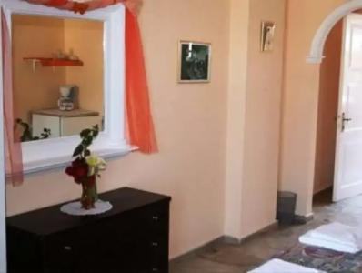 Romantic Palace Beach Apartments - 4