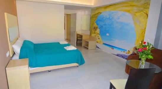 Romantic Palace Beach Apartments - 0