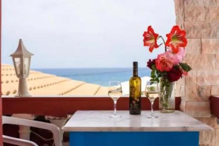 Romantic Palace Beach Apartments - 16