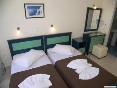 Captain Manolis - 16