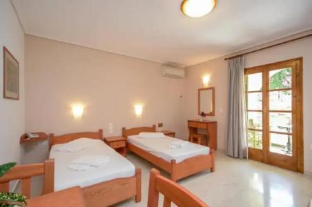 Proteas & Suites - 336