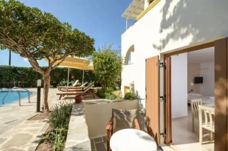 Proteas & Suites - 163