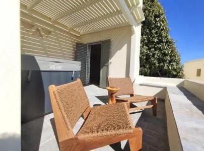 Proteas & Suites - 201