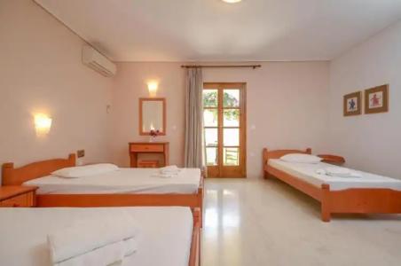 Proteas & Suites - 335