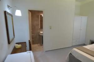 Nostos Beach, Kamari