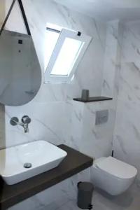 Sea View Studios - 19