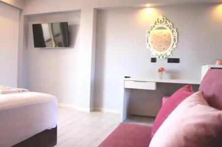 Sea View Studios - 1