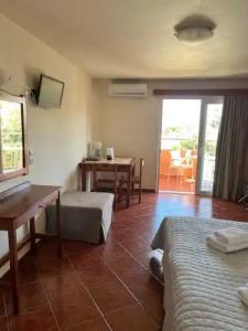 Iolkos Apartments - 163