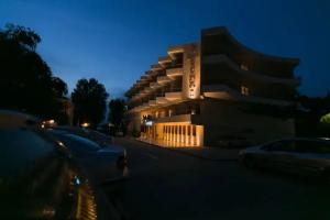 Tzaki Hotel & Restaurant Patras, Patras