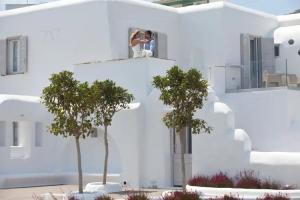 Golden Sun Hotel, Stelida