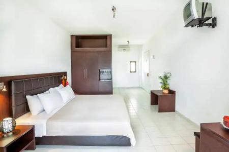 Xenios Dolphin Beach - 32