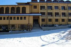 Balkan Hotel, Chiflik