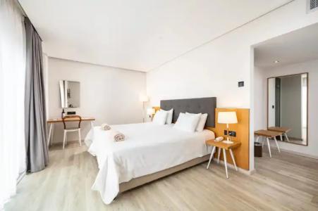 Athina Palace Resort & Spa - 4