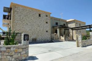 Tsokas Hotel, Finikounta