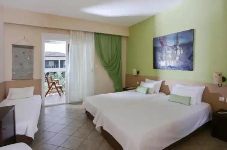 Alexandra Beach Spa Resort - 9