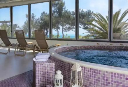 Alexandra Beach Spa Resort - 26