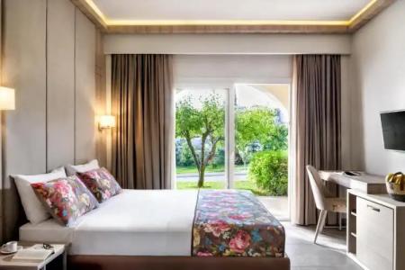 Alexandra Beach Spa Resort - 1