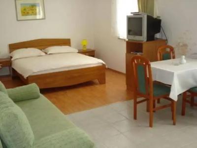 ApartBuratovic - 5