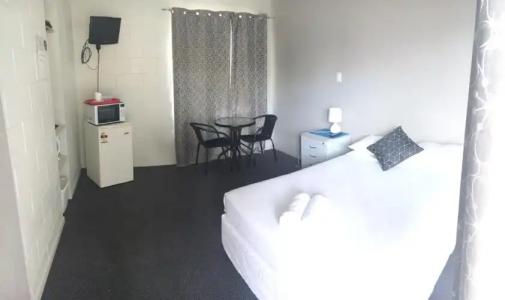 Oonoonba Motel - 0