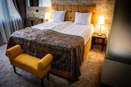 Riverside Boutique - 40