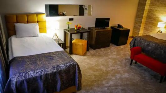 Riverside Boutique - 21