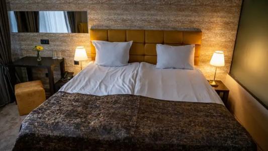 Riverside Boutique - 5