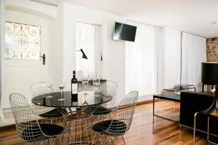 Divota Apartment - 184