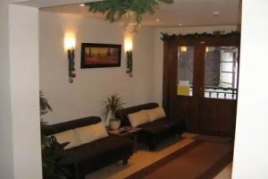 Todeva House Hotel and Tavern