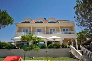 Villa Kastel, Nova Poljana