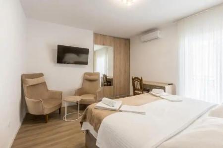 Bed & Breakfast Senator - 50